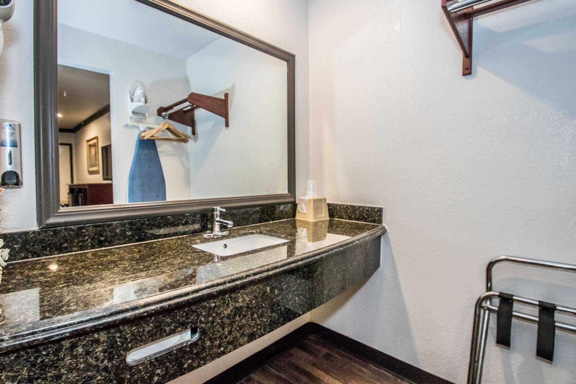 Americas Best Value Inn Fort Worth Exteriér fotografie