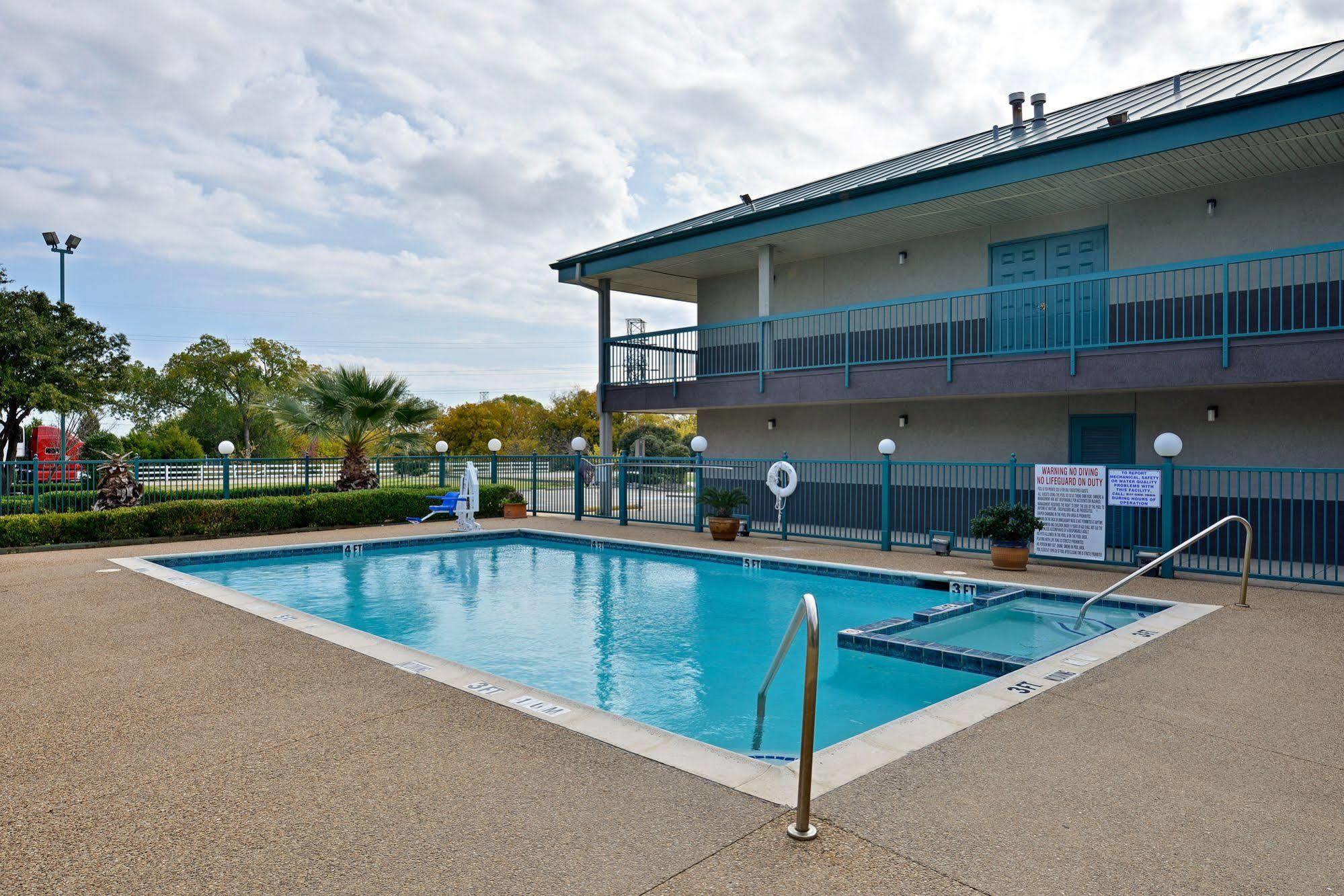 Americas Best Value Inn Fort Worth Exteriér fotografie