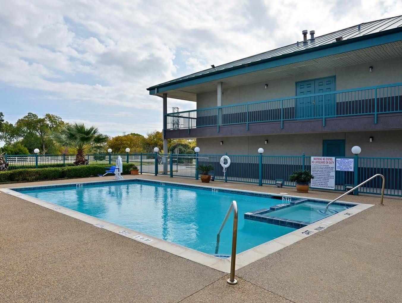 Americas Best Value Inn Fort Worth Exteriér fotografie